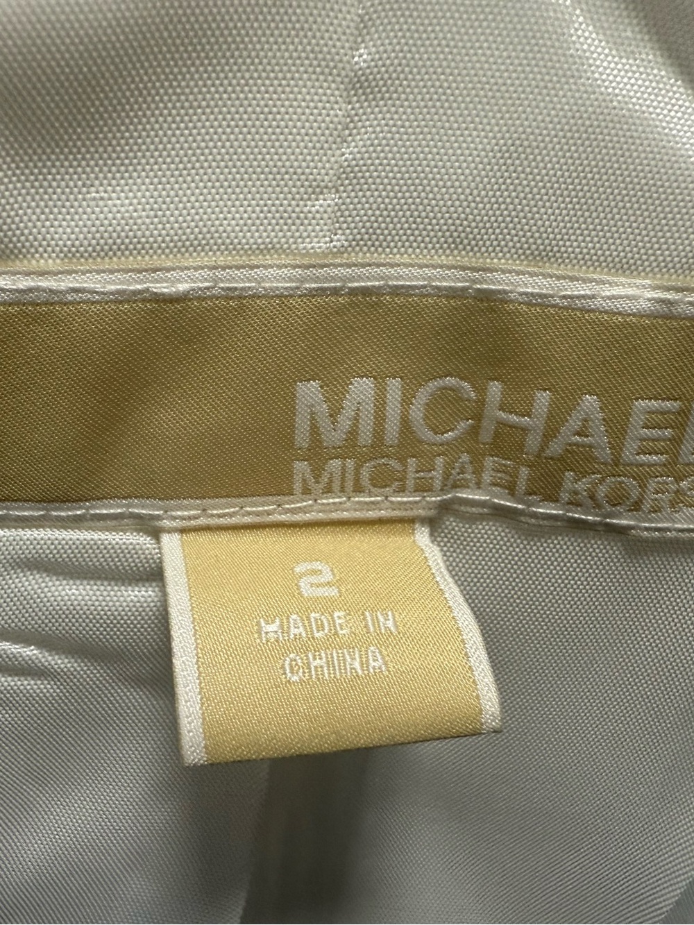 Michael Kors white jacket features prominent black piping trim and a full Sz(M) - Picture 6 of 8